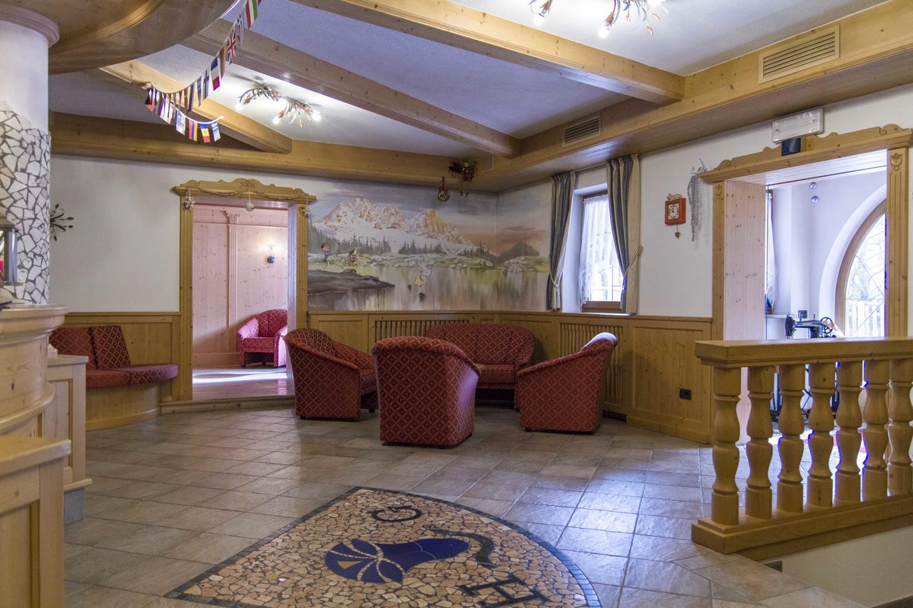 Hotel Genzianella Ziano di Fiemme Eksteriør billede