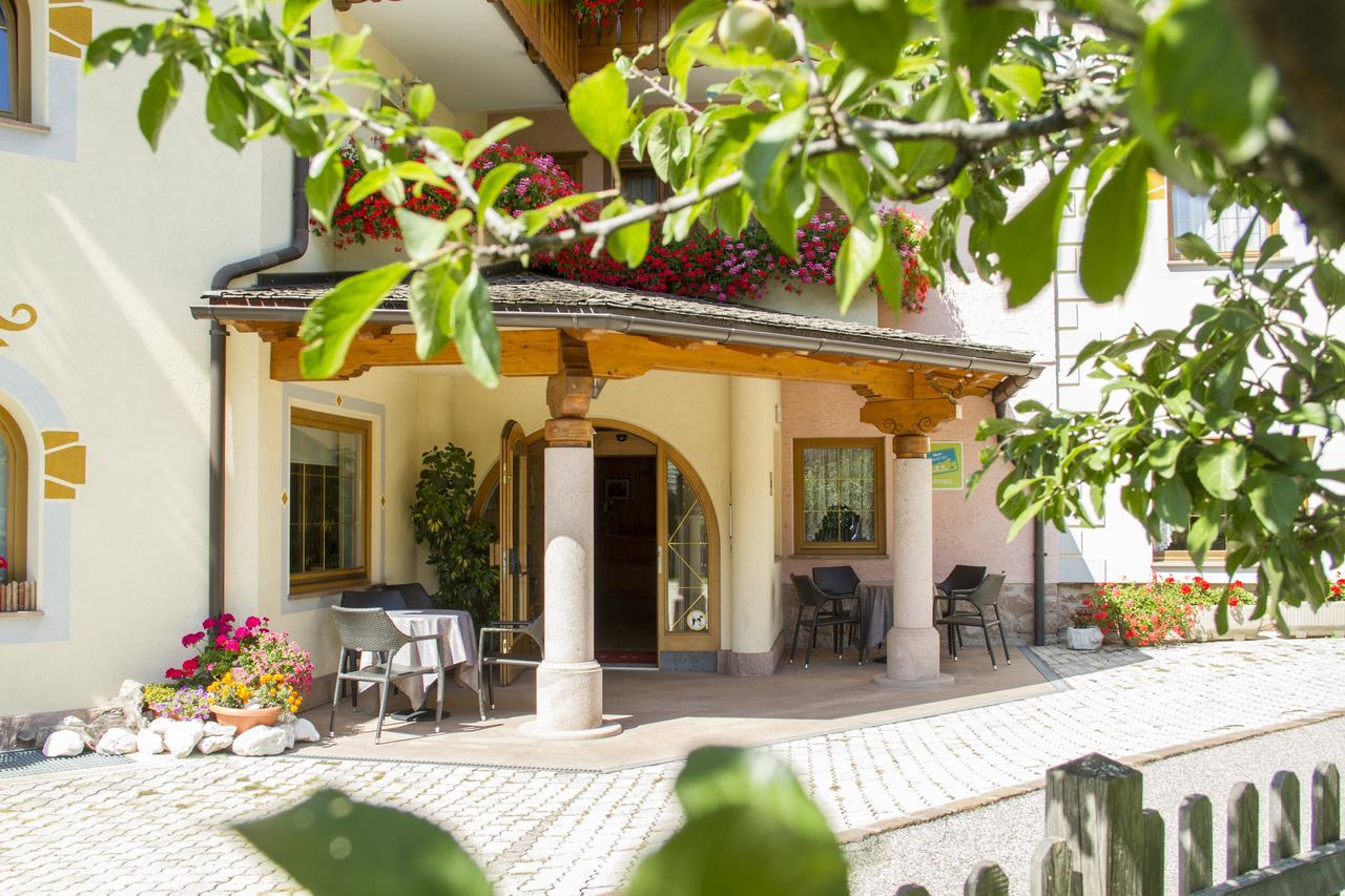 Hotel Genzianella Ziano di Fiemme Eksteriør billede
