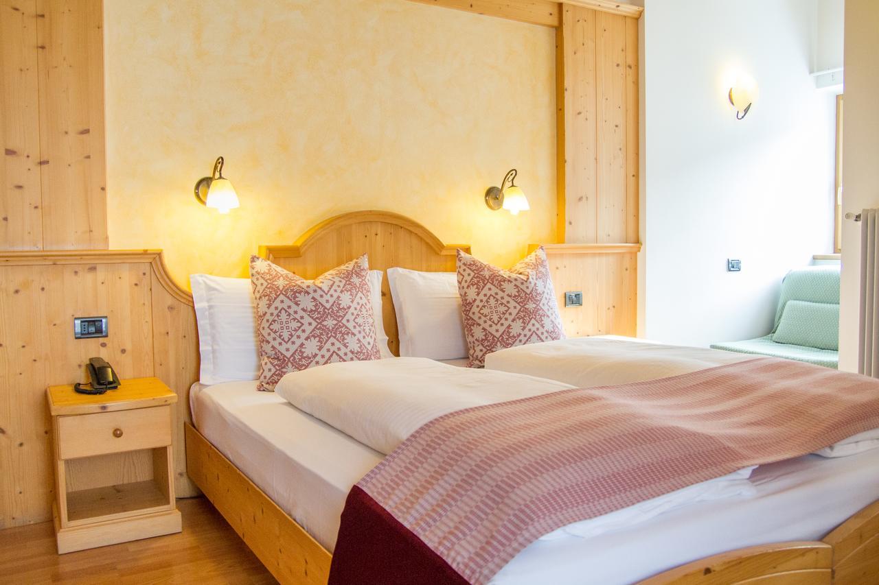 Hotel Genzianella Ziano di Fiemme Eksteriør billede