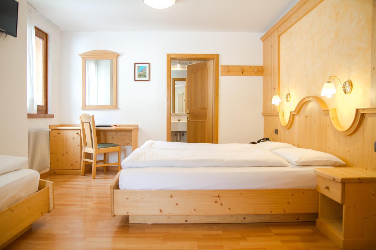 Hotel Genzianella Ziano di Fiemme Eksteriør billede