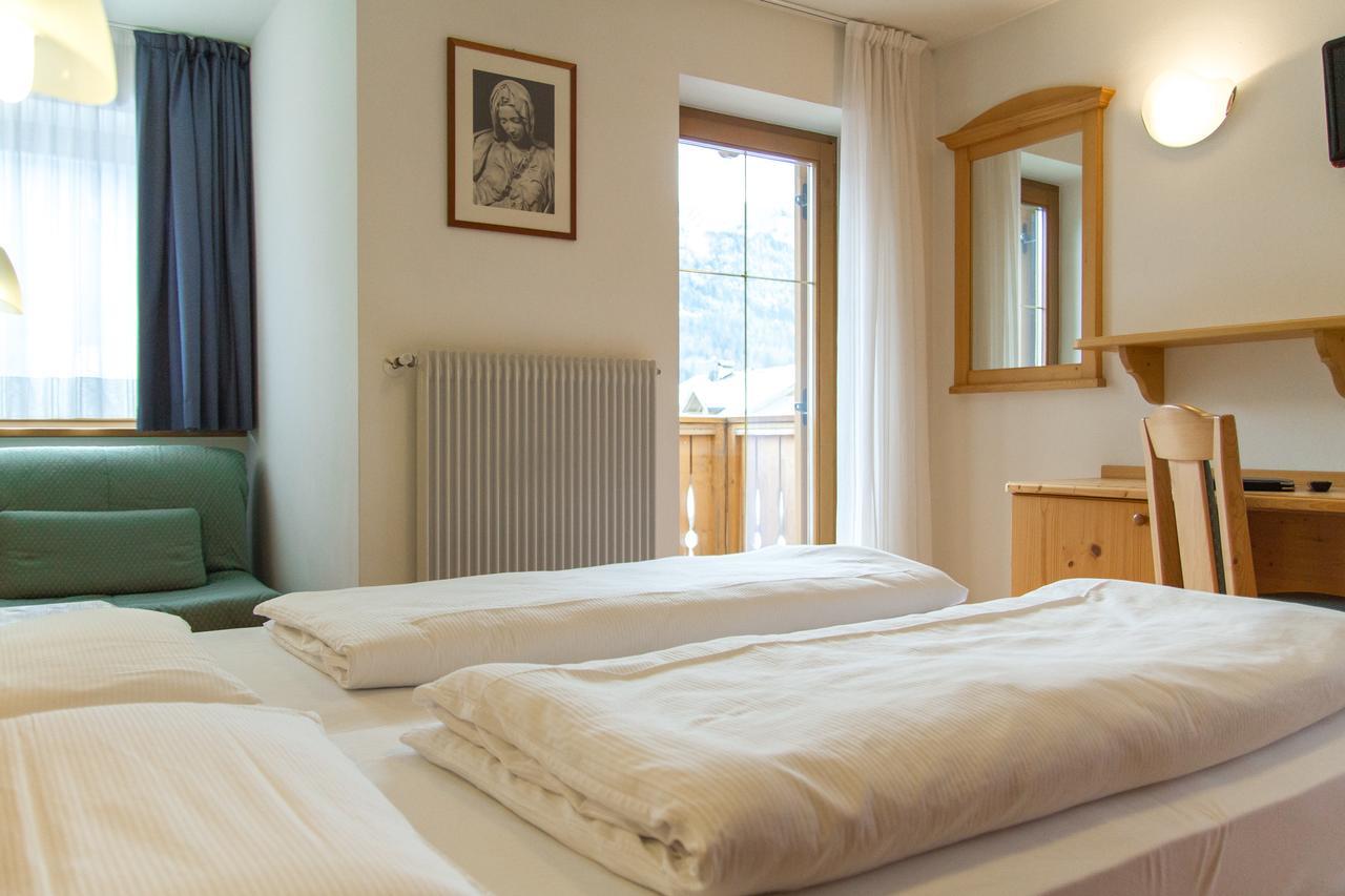 Hotel Genzianella Ziano di Fiemme Eksteriør billede