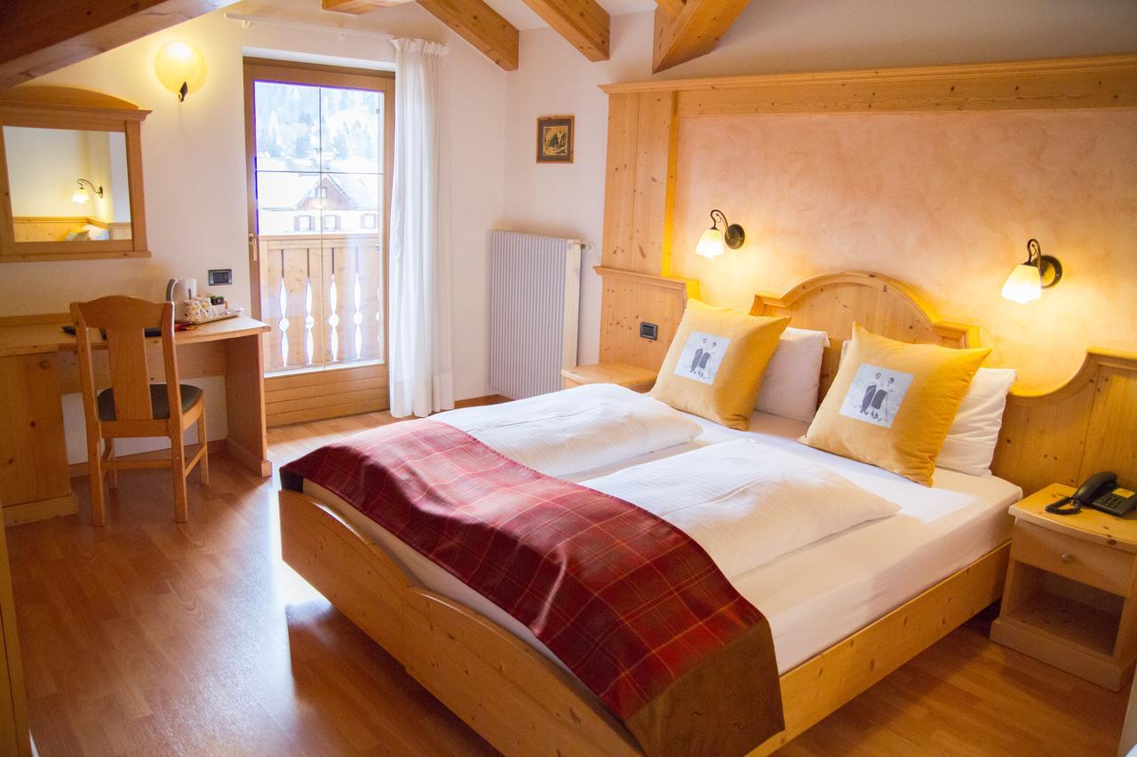 Hotel Genzianella Ziano di Fiemme Eksteriør billede