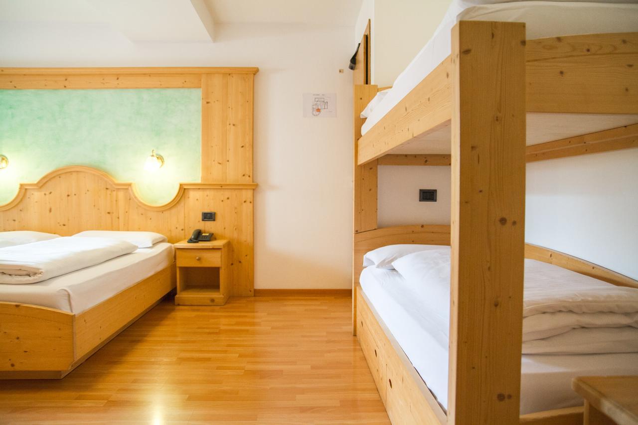 Hotel Genzianella Ziano di Fiemme Eksteriør billede