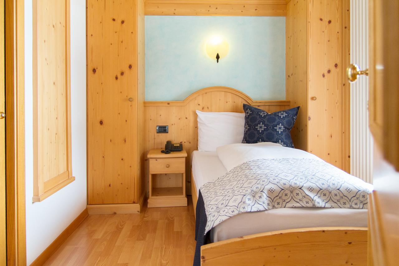 Hotel Genzianella Ziano di Fiemme Eksteriør billede