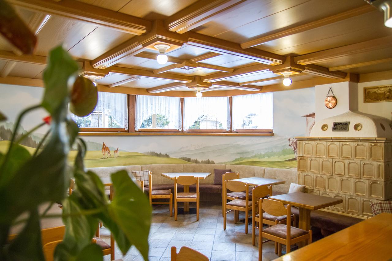 Hotel Genzianella Ziano di Fiemme Eksteriør billede