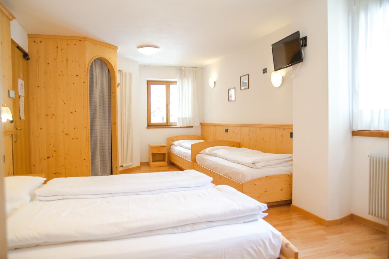 Hotel Genzianella Ziano di Fiemme Eksteriør billede