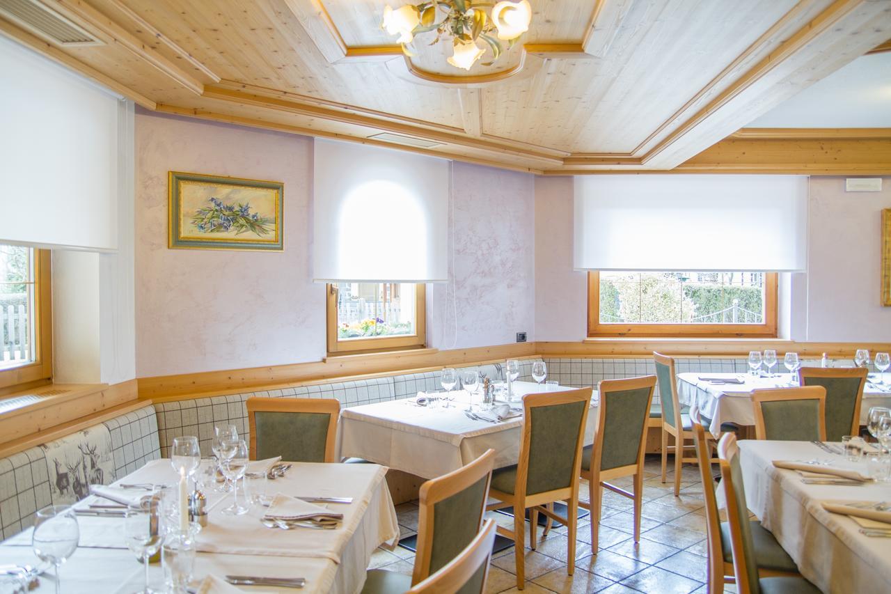 Hotel Genzianella Ziano di Fiemme Eksteriør billede
